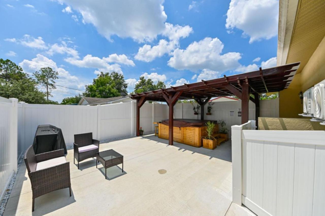 Paradise In Brandon With Luxurious 6 Person Spa Exterior foto